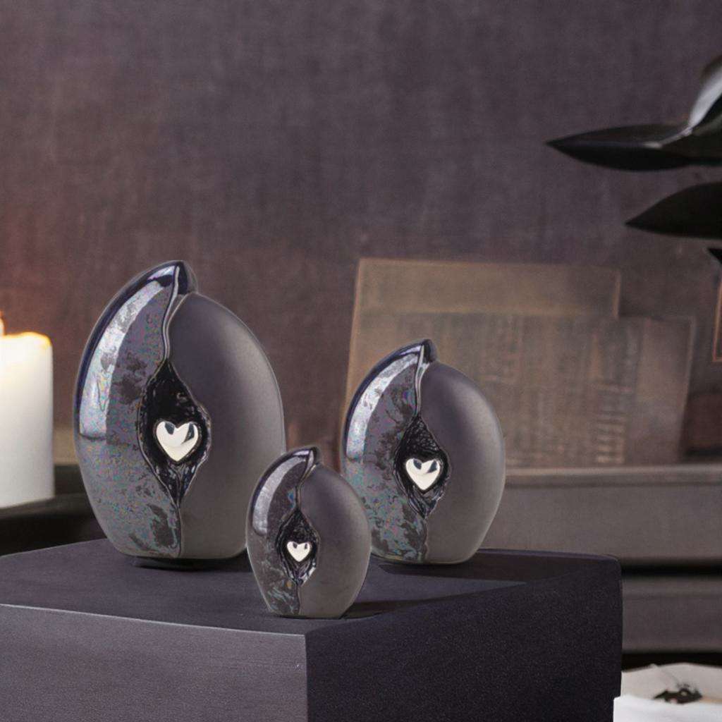 Keramische urn - Mastaba Ceramika zwart met hartje groot - 3,80 Liter - Afbeelding 3