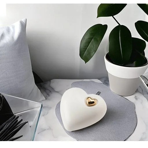 Keramische urn - Mastaba Ceramika hart matwit met hartje medium - 1,40 Liter - Afbeelding 2