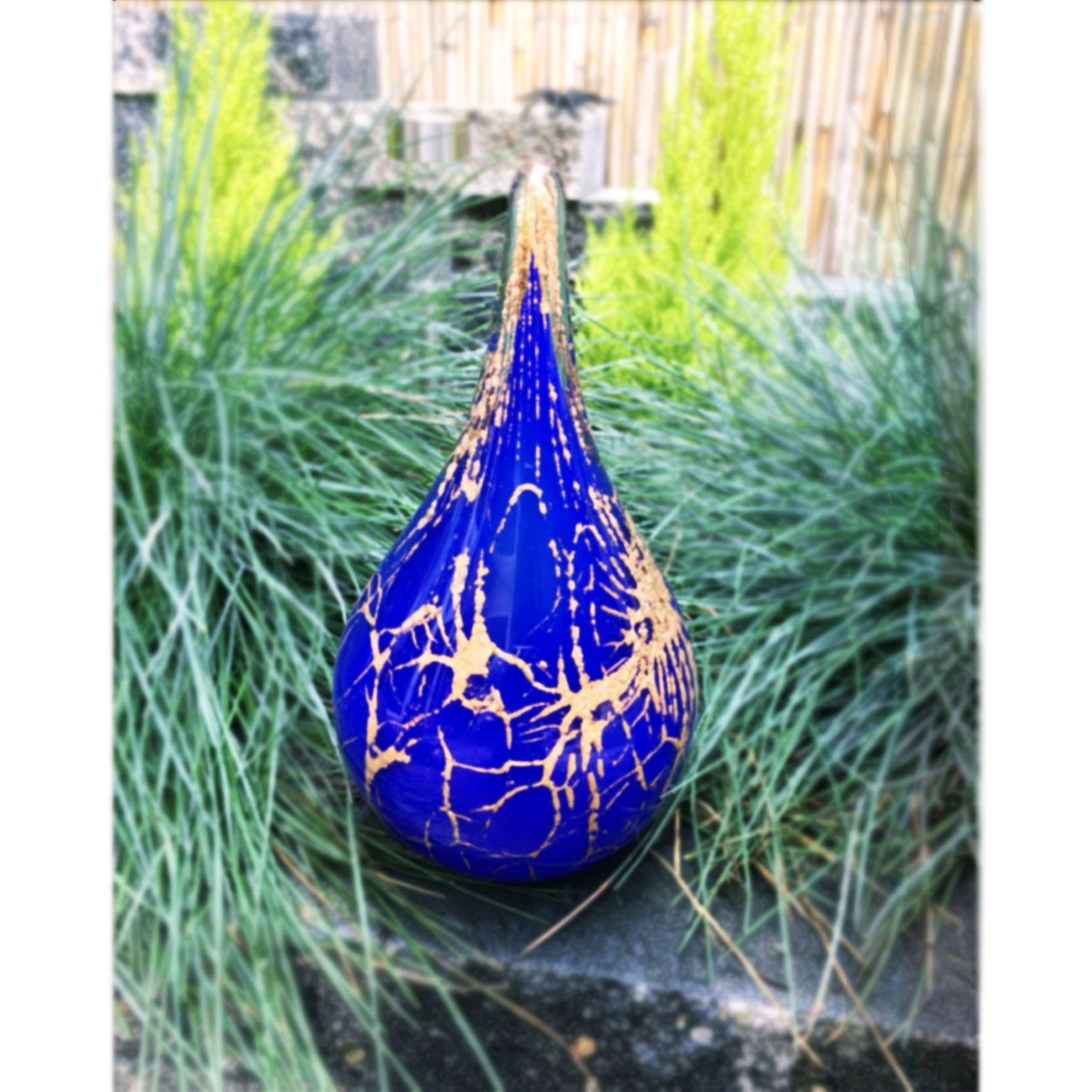 Glazen urn - Druppel blauw met bladgoud groot - 0,60 Liter - Afbeelding 5